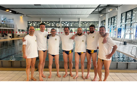 Première équipe de natation artistique masculine en Dordogne